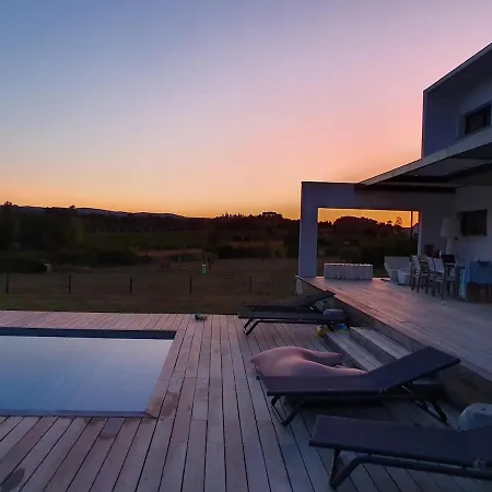 Contemporary Lake-view Villa Carcassonne